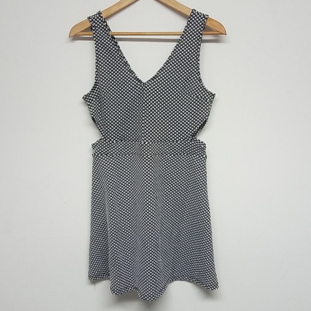 4/$20 M H&M side cut-out dress